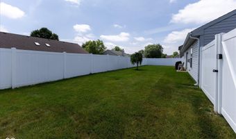 913 Halyard Dr, Avon, IN 46123