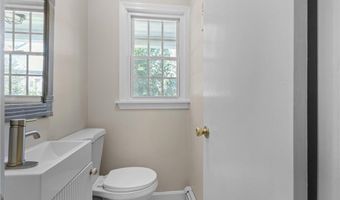 963 Hartford Ave, Johnston, RI 02919