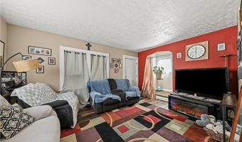 912 Hunt St, Akron, OH 44306