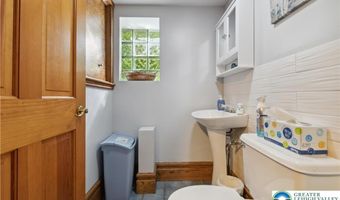 1702 W Walnut St, Allentown, PA 18104