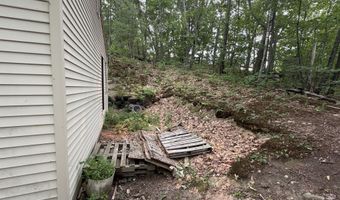 21 7th St, Auburn, ME 04210