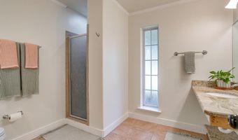 203 E 7th St, Weatherford, TX 76086