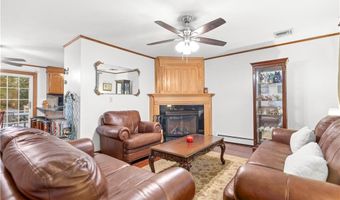 25 Loomis St, Cranston, RI 02920
