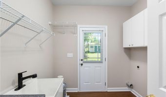 164 Fieldwood Dr, Advance, NC 27006