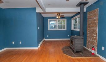 105 Fordson Ave, Cranston, RI 02910