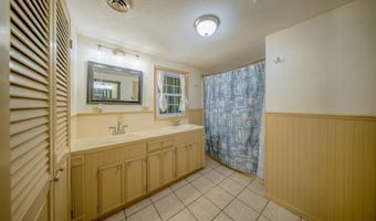 4 Orange Ln, Arkansas City, KS 67005