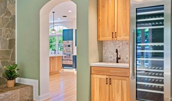 1362 Manzanita Ct, Santa Rosa, CA 95404