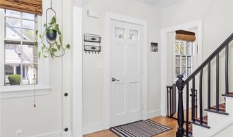 92 Franklin St, Bristol, RI 02809