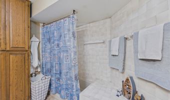 3 Dolphin Ln, Bella Vista, AR 72715