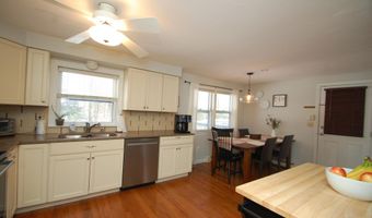 8 Teaberry Ln, Bedford, NH 03110