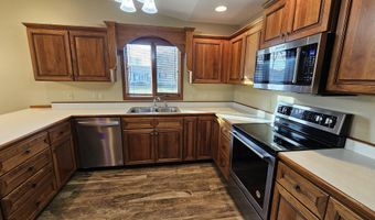 2702 Railroad Cir, Aberdeen, SD 57401