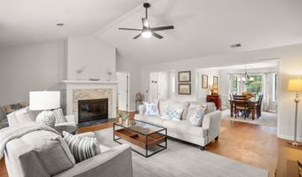 24 Thomas Sumter St, Beaufort, SC 29907