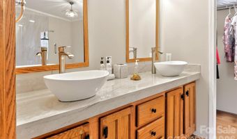298 Wolf Xing, Bakersville, NC 28705