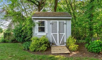 37 Beaumont St, East Providence, RI 02916