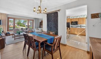 89 S Clarendon Ave, Addison, IL 60101
