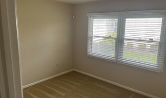 32 Idlewild Ln, Aberdeen, NJ 07747