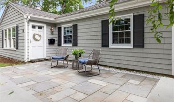 15 Zephyr Ln, Barrington, RI 02806