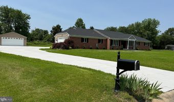 104 LAKE FRONT Dr, Dover, DE 19904