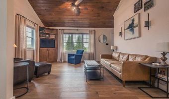 917 McDonald Dr, Amsterdam, NY 12070