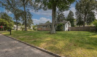 40 Dockage Rd, Bayville, NJ 08721