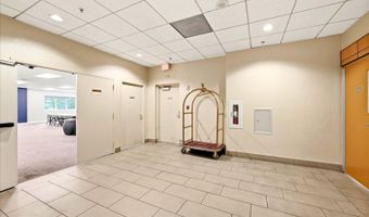 1211 S EADS St S 305, Arlington, VA 22202