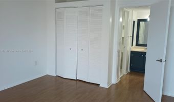 3731 N Country Club Dr 321, Aventura, FL 33180