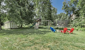 565 Walnut Ridge Trl, Aurora, OH 44202