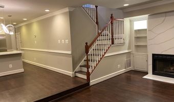 915 C St SE, Washington, DC 20003
