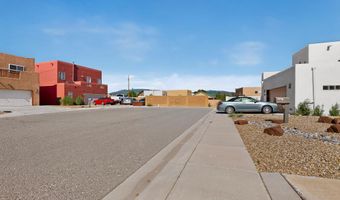 2104 San Venito Rd NW, Albuquerque, NM 87104