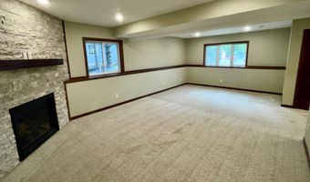 201 25th St SW, Austin, MN 55912