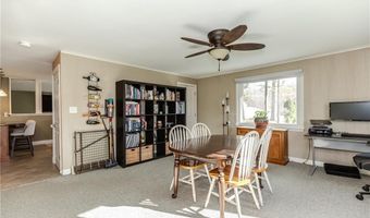 33 Rosewood Ln, Cumberland, RI 02864