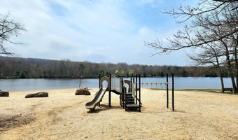 127 Vista Dr, Albrightsville, PA 18210