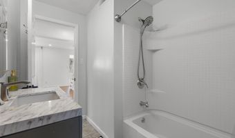 948 Wayne St, Bridgeport, CT 06606