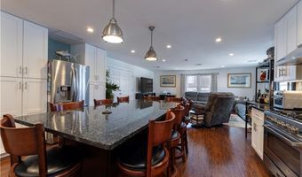 14 Clinton Ave 3, Jamestown, RI 02835