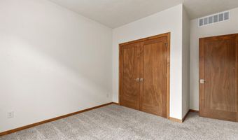 1141 E BANTA Ct, Appleton, WI 54915