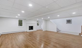 136 Goose Hill Rd, Chester, CT 06412