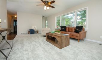 615 Pine St, Allison, IA 50602