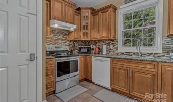 159 S Willow Brook Dr, Asheville, NC 28806