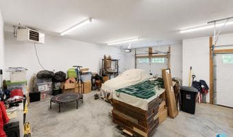 48190 265th St, Brandon, SD 57005