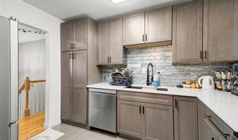 1251 Hawksbury Dr, Arnold, MO 63010