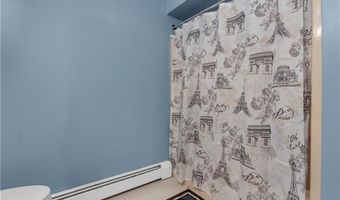 8 Gale Ct, North Providence, RI 02904