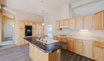 222 8th St, Carlin, NV 89822