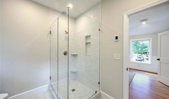1 Cheshire Dr, Barrington, RI 02806