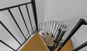 2 Lasalle Pl, Newport, RI 02840