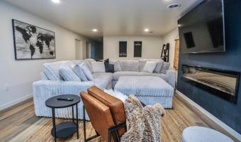 811 S Ibis St, Aberdeen, SD 57401