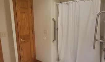 611 Spring View Cir, Beatrice, NE 68310