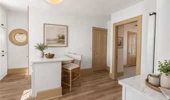 18 Barney St 2, Newport, RI 02840
