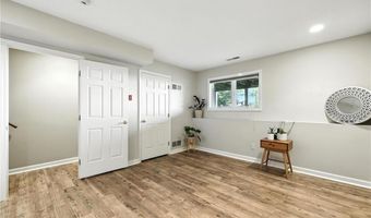 469 North Ln, Bristol, RI 02809