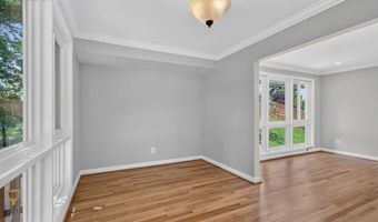 10228 HATHERLEIGH Dr, Bethesda, MD 20814