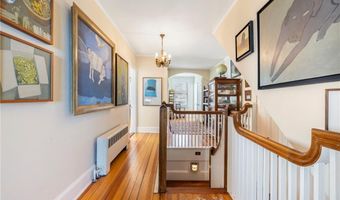 41 Walcott Ave, Jamestown, RI 02835